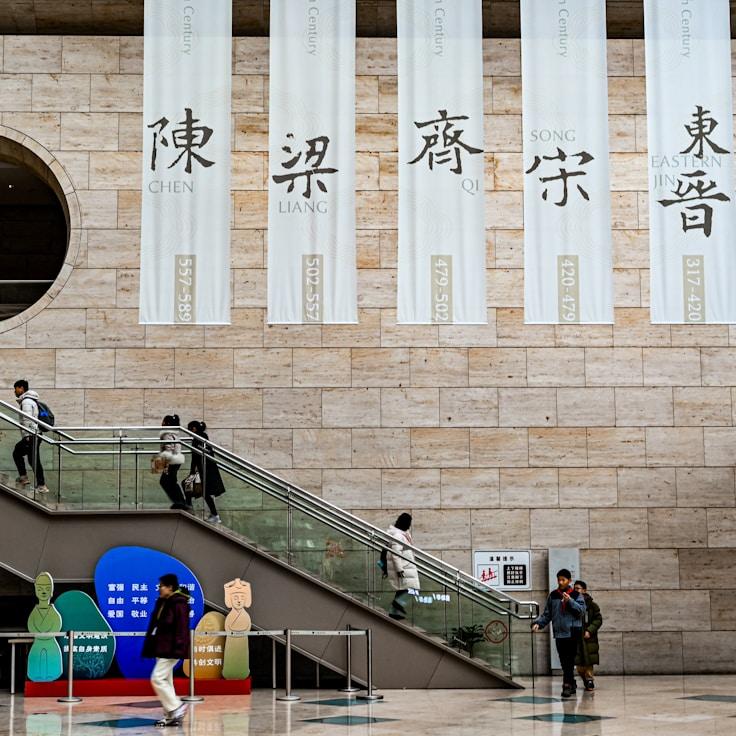 Family-friendly shopping and daily life in United Kingdom